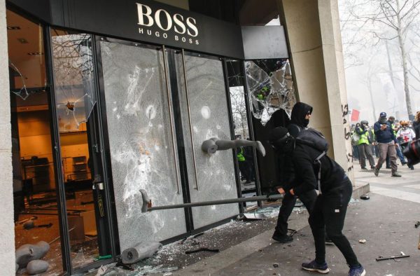 Le rideau métallique : une protection efficace contre les casseurs et les effractions