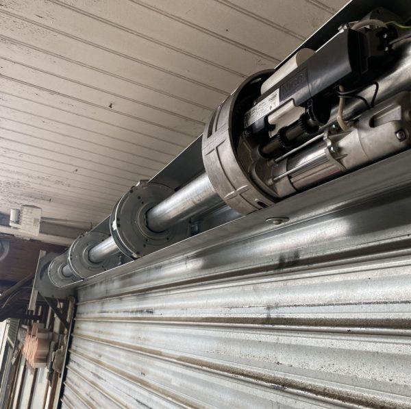 Comment transformer un rideau manuel en électrique